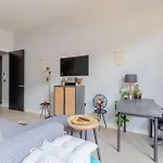 Stylish Studio In Hackney With Private Terrace